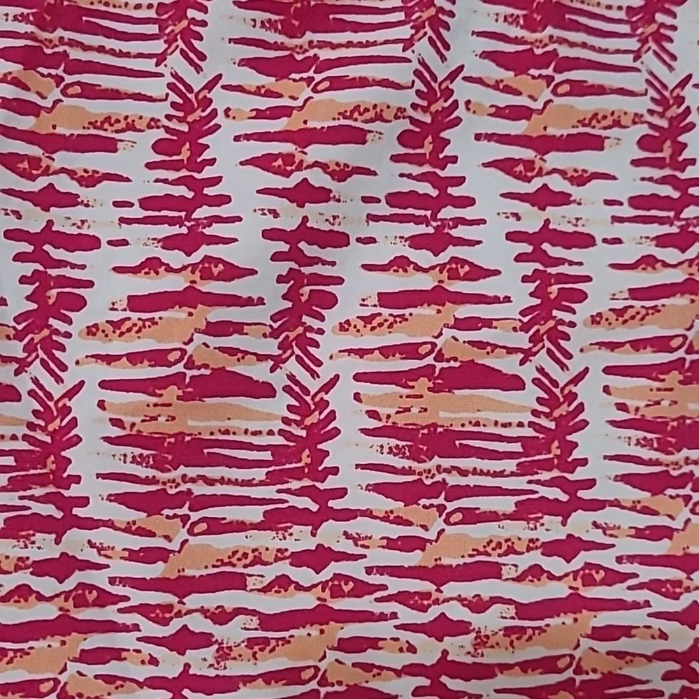 Vineyard Vines women's shorts with a vibrant pink and orange pattern size Large
